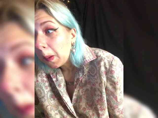 KellyFeel webcam