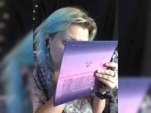 KellyFeel webcam