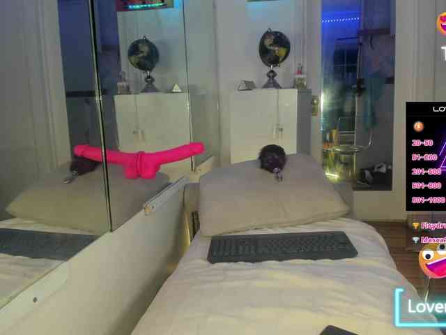 theetriniti webcam