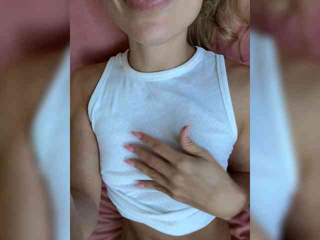 LiyaSilvers webcam