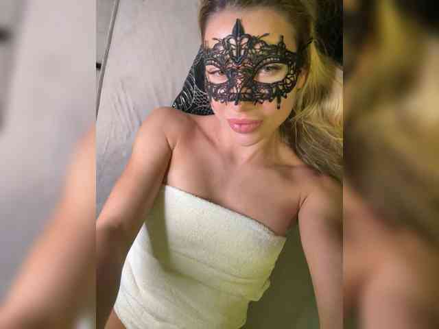 LiyaSilvers webcam