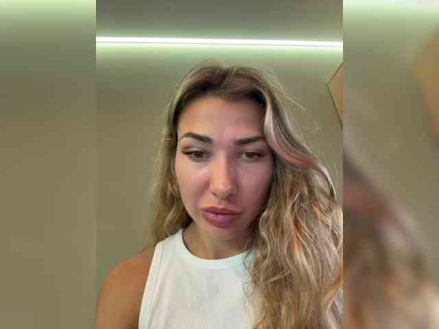 Rarini Live Webcam on BongaCams