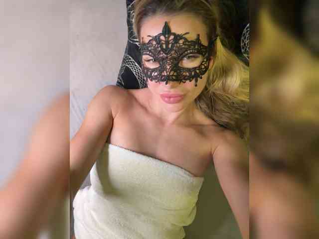 LiyaSilvers webcam