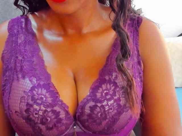 Belinda97 webcam