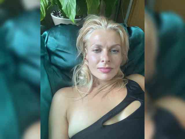 random live chat Darini69
