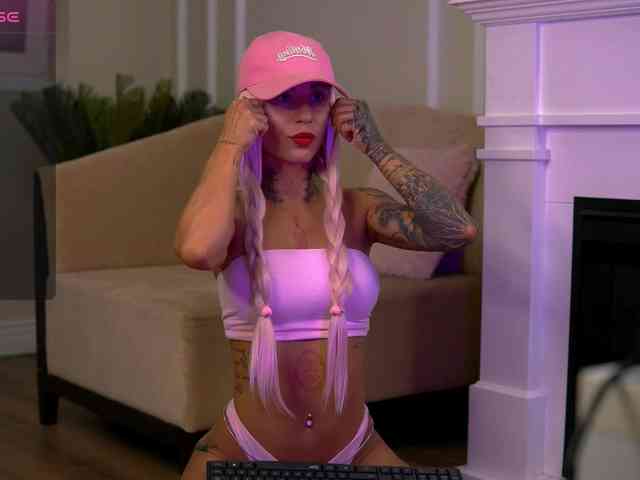 DiamondEve webcam