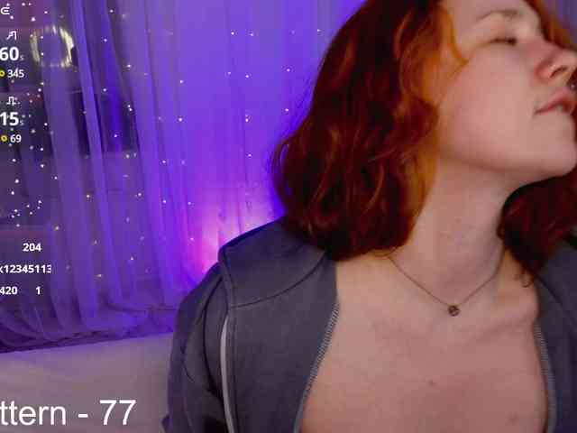 chloennaked webcam