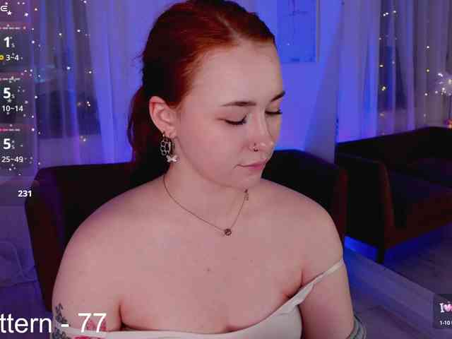 chloennaked webcam