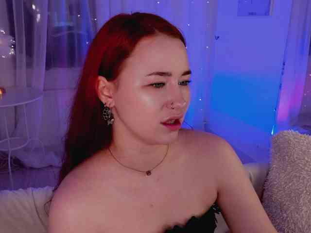 chloennaked webcam
