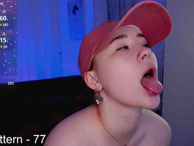chloennaked webcam