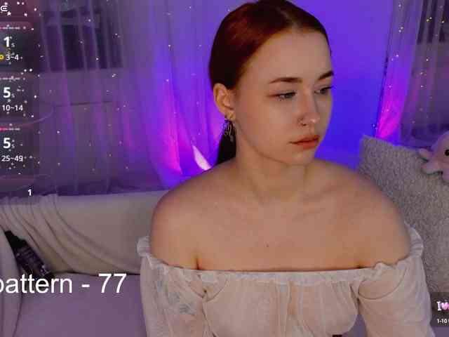 chloennaked webcam
