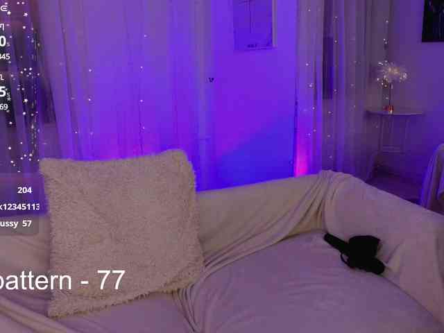 chloennaked webcam