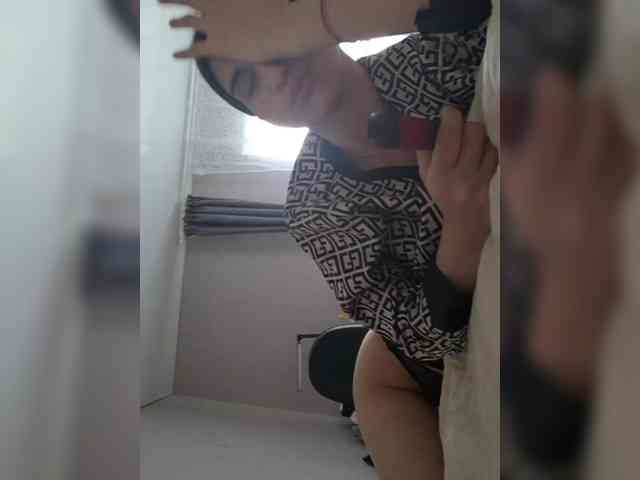 ConnieSmile webcam