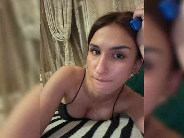 nude live cam ConnieSmile