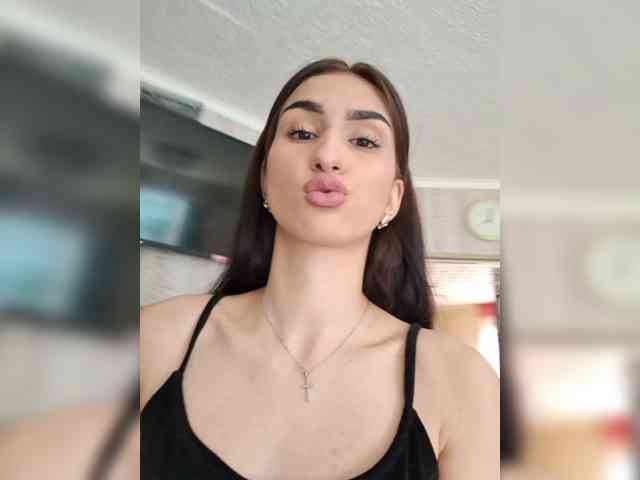 ConnieSmile webcam