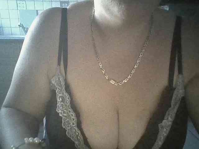SexyGrosSeins00 webcam