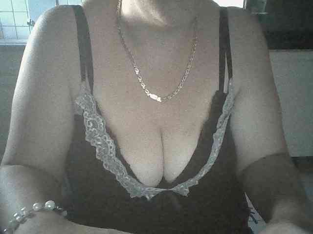SexyGrosSeins00 webcam