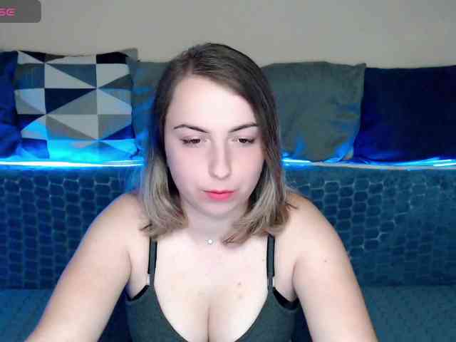 NelleVanile webcam