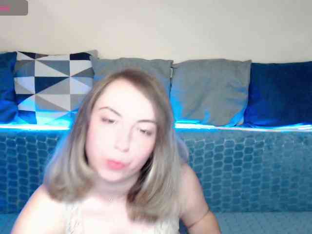 NelleVanile webcam