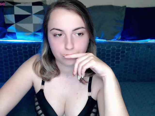 NelleVanile webcam