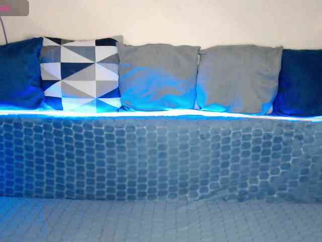 NelleVanile webcam