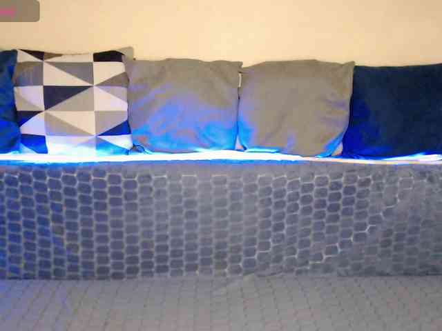NelleVanile webcam