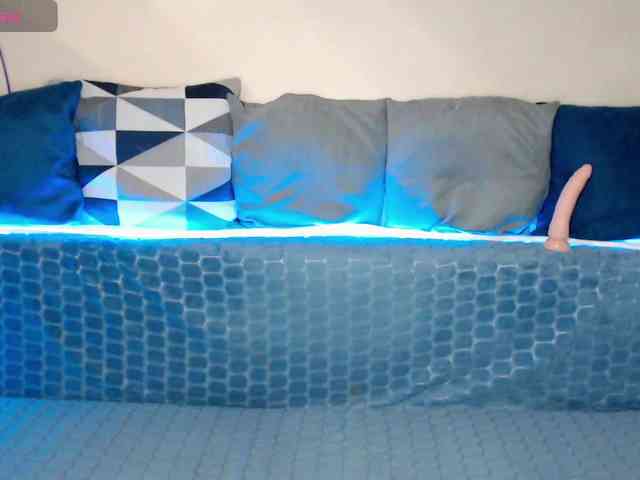 NelleVanile webcam