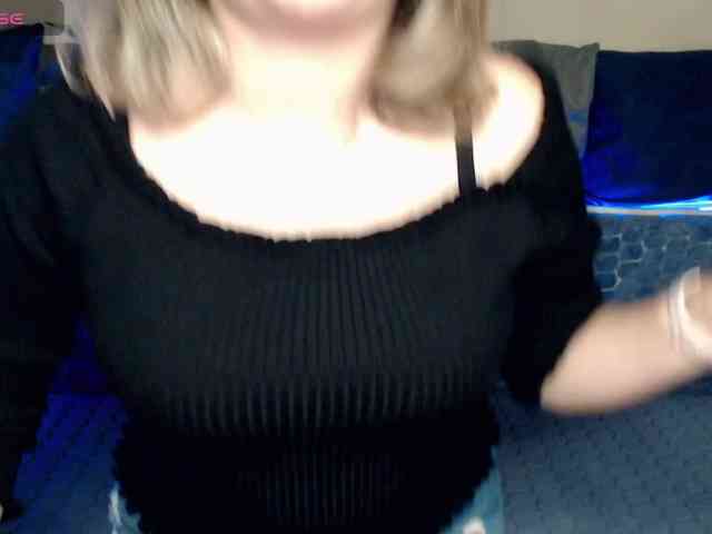 NelleVanile webcam