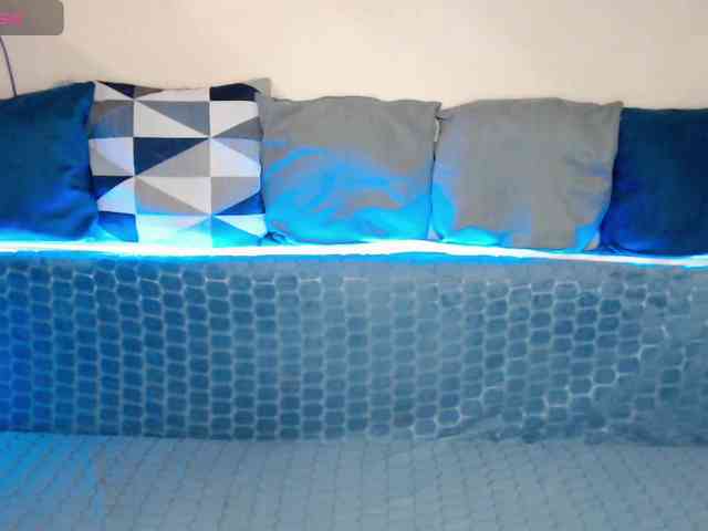 NelleVanile webcam