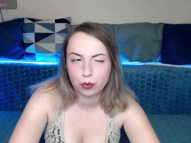 NelleVanile webcam