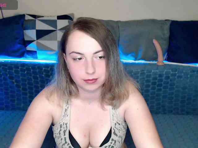NelleVanile webcam