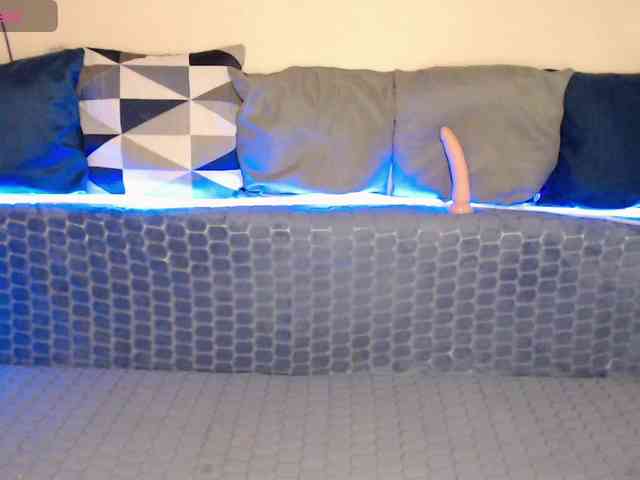 NelleVanile webcam