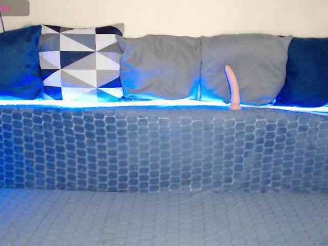 NelleVanile webcam