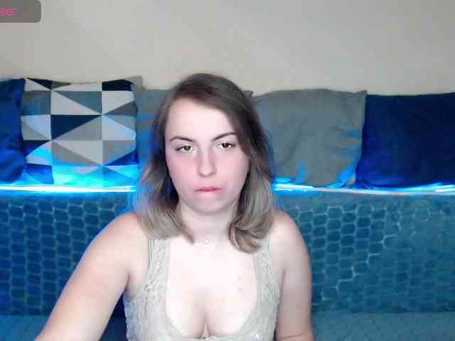 NelleVanile webcam