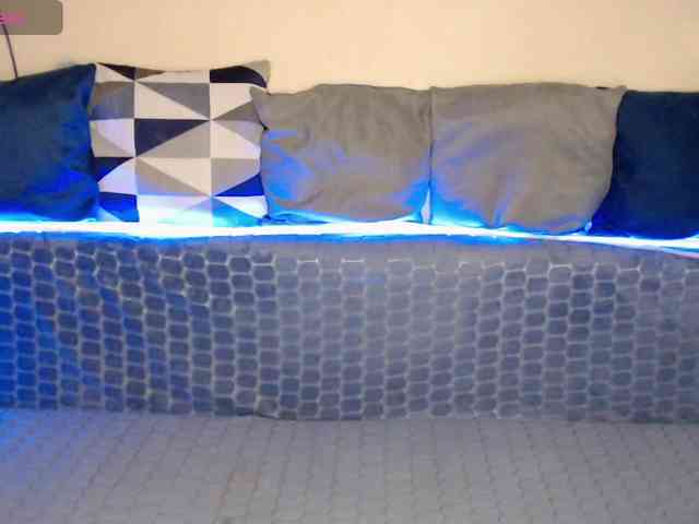 NelleVanile webcam