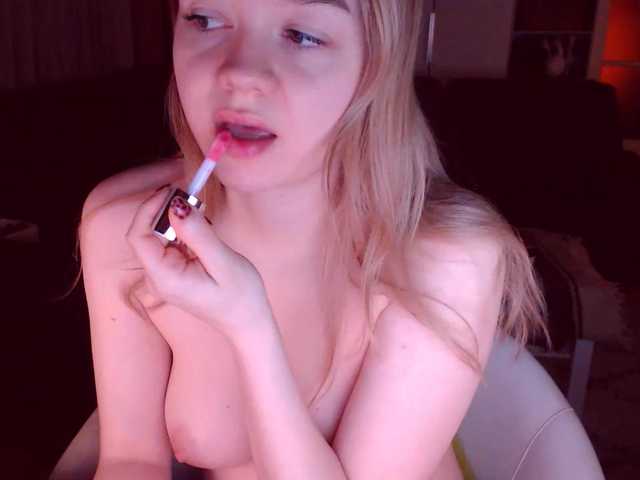 Camille18's BongaCams show and profile