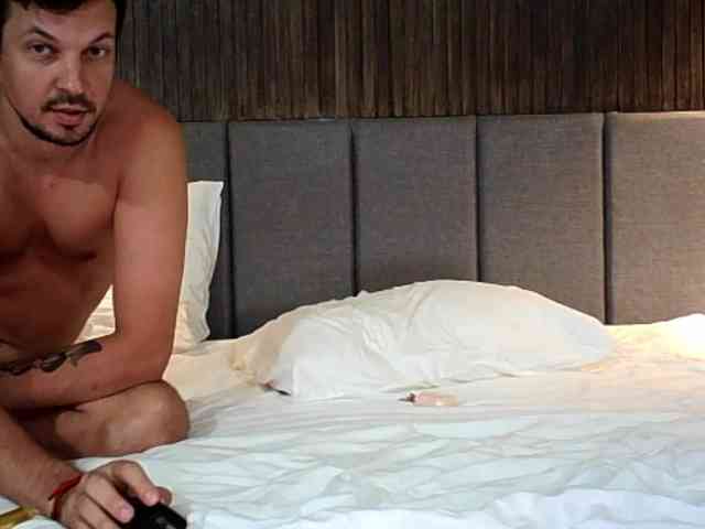 Hotcouplee23 webcam