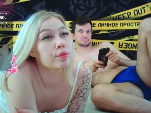 Hotcouplee23 webcam