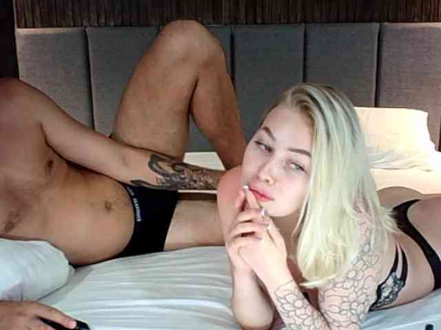 Hotcouplee23 webcam