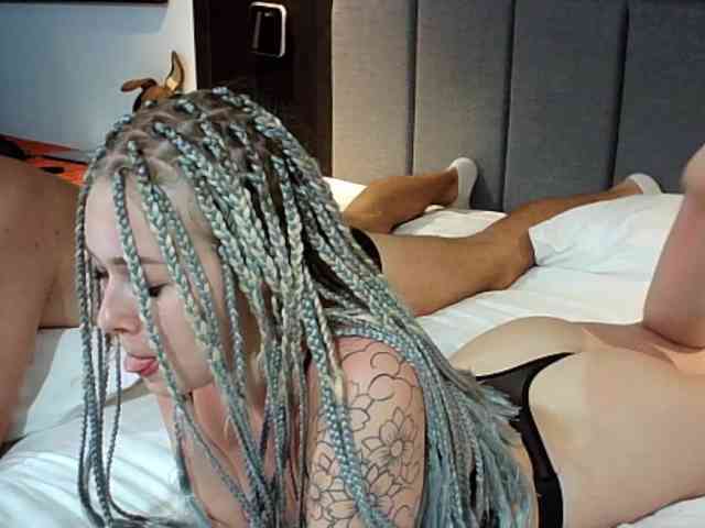 Hotcouplee23 webcam