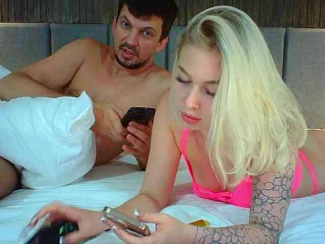 Hotcouplee23 webcam