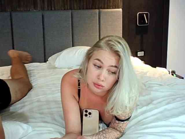 Hotcouplee23 webcam