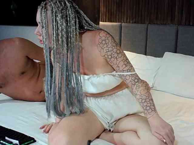 Hotcouplee23 webcam