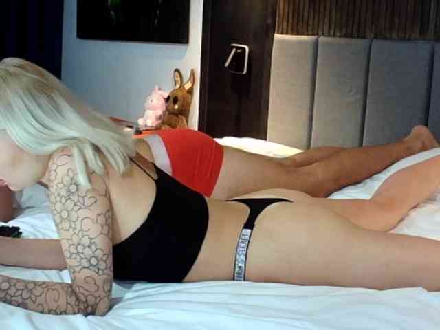 Hotcouplee23 webcam