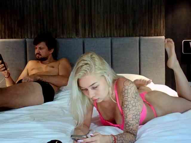 Hotcouplee23 webcam