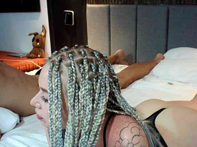 Hotcouplee23 webcam