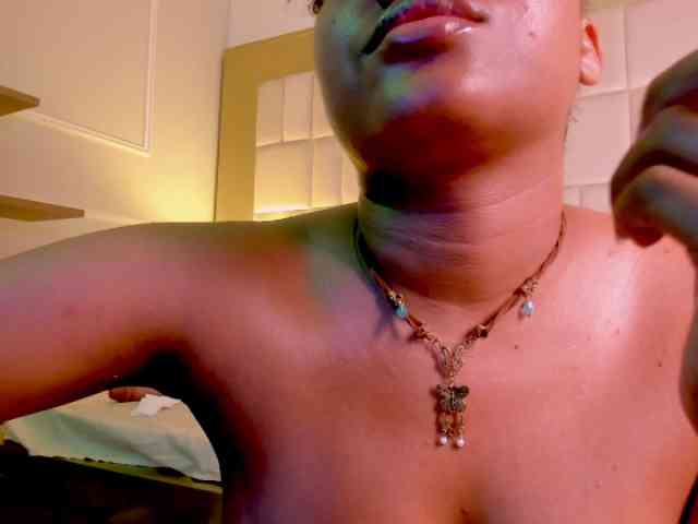 OhrianaGibson webcam