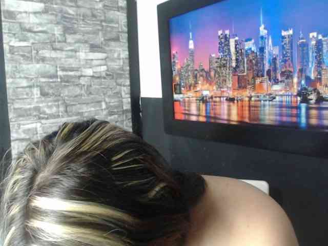 shirley-18 webcam