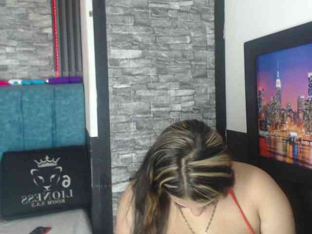 shirley-18 webcam