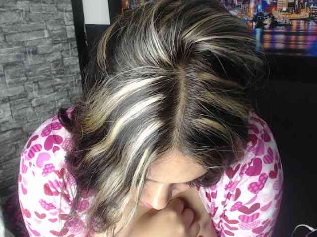 shirley-18 webcam